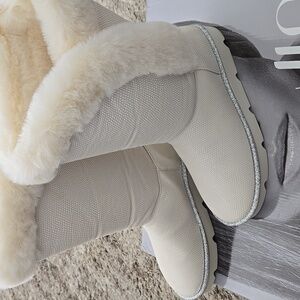 JLO Jennifer Lopez White Winter Boots Calrice Size 10